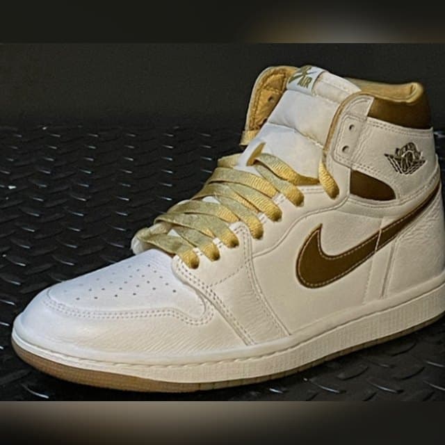 Air Jordan 1 Retro High OG 'White Metallic Gold'
