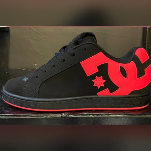 DC Court Graffik 'Hot/Pink'