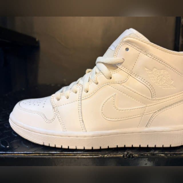 Jordan 1 Mid 'White/White'