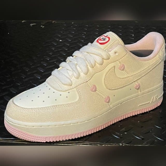Nike Air Force 1 ’07 LX 'Valentines'